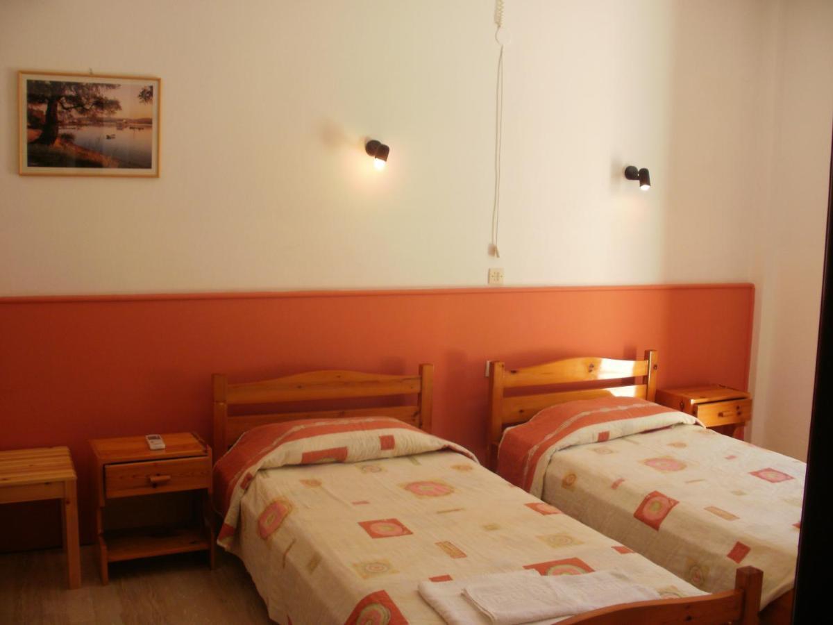 Skevoulis * Benitses (Corfu)